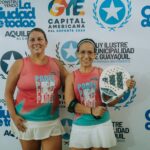 Jugadores participan en el Torneo Municipal de Pádel en Guayaquil, evento que consolida el crecimiento del pádel en la ciudad.