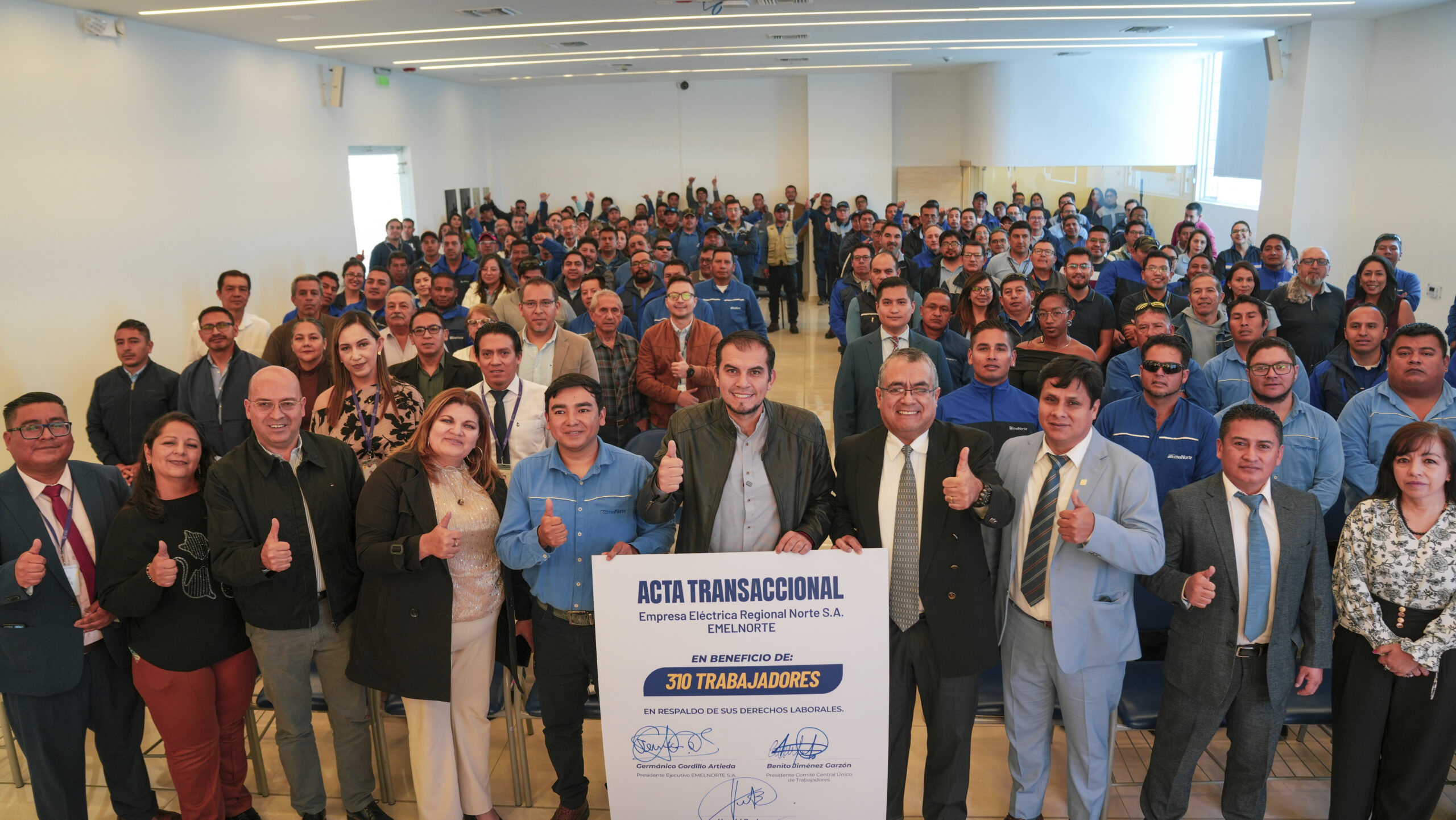 Firma del Acta Transaccional entre EMELNORTE, trabajadores y autoridades del Gobierno Nacional para mejorar condiciones laborales