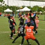 Niños disputan partidos de la LigaPro Kids en el Parque Samanes con apoyo del Municipio de Guayaquil.
