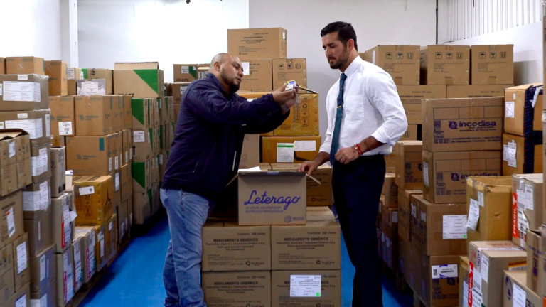 IESS recibe y distribuye nuevos medicamentos adquiridos mediante compra centralizada para fortalecer la atención en salud