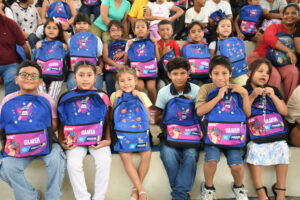 MUNICIPIO ENTREGA KITS ESCOLARES PARA PROGRAMA EDÚCATE GUAYAQUIL