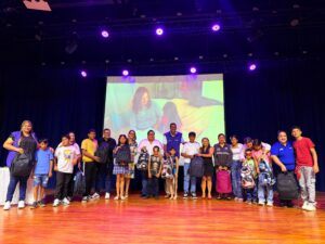 MDH ENTREGA KITS ESCOLARES A 1500 ESTUDIANTES EN ZONA 8