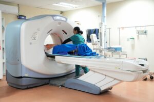GOBIERNO REPOTENCIA SALAS DE RADIOTERAPIA E IMAGEN HTMC IESS