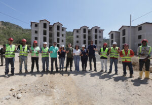 NOBOA INSPECCIONÓ CONSTRUCCIÓN DE VIVIENDAS PARA 100 FAMILIAS EN CANTÓN PIÑAS