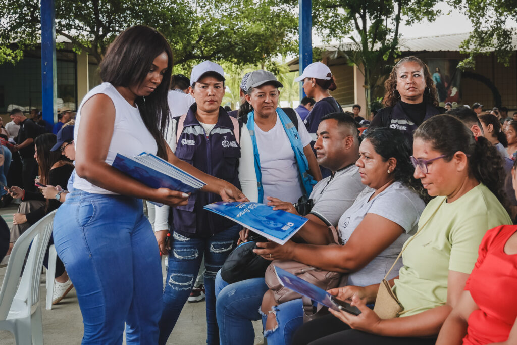 MAS DE 800 FAMILIAS RECIBIRÁN TÍTULOS DE PROPIEDAD EN GUAYAQUIL