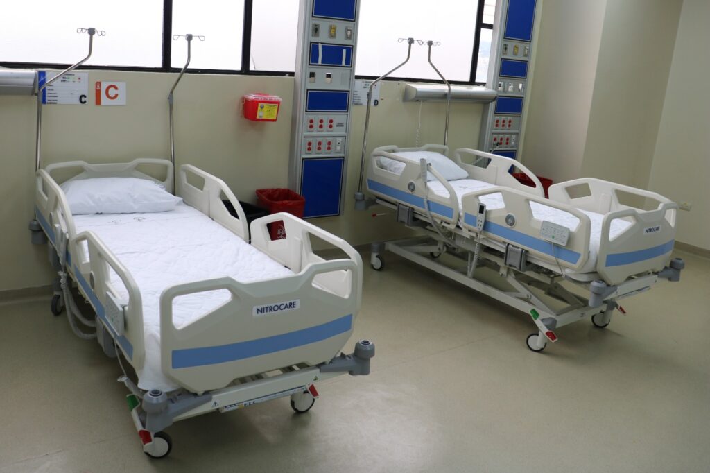 GOBIERNO RENUEVA CAMAS DE CUIDADOS INTENSIVOS EN HOSPITAL JOSÉ CARRASCO ARTEAGA