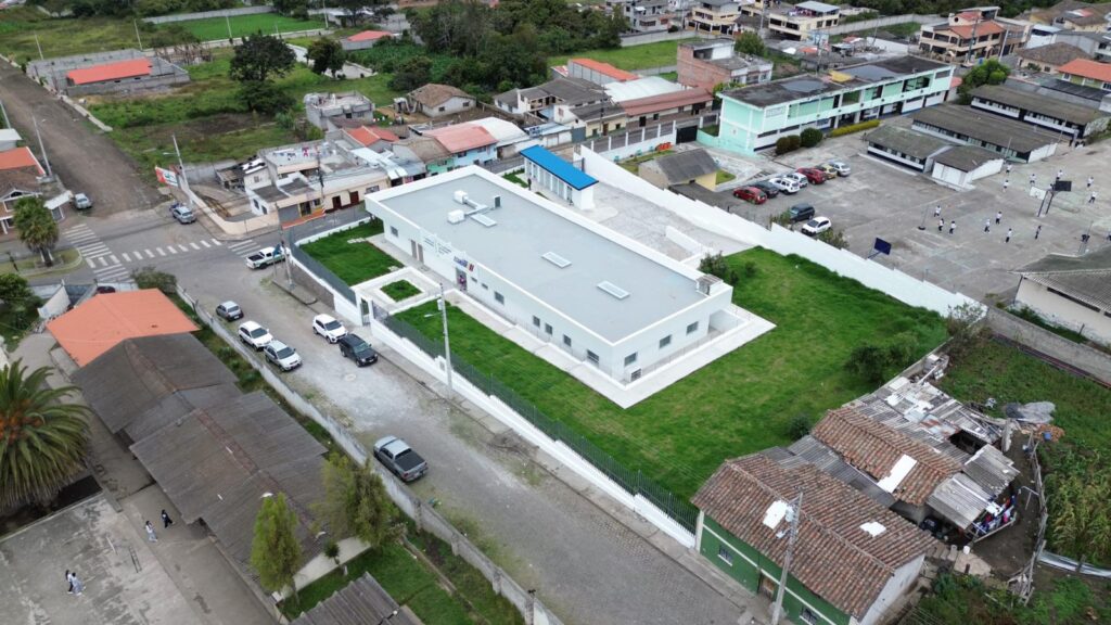 GOBIERNO ENTREGA RENOVADO CENTRO DE SALUD TIPO A EN SAN ROQUE