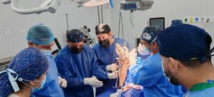 GOBIERNO FORTALECE HOSPITALES:  PRIMERA CIRUGÍA DE PRÓTESIS EN RODILLAS